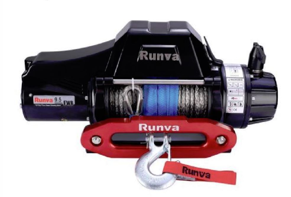 Pull winch with synthetic winch rope